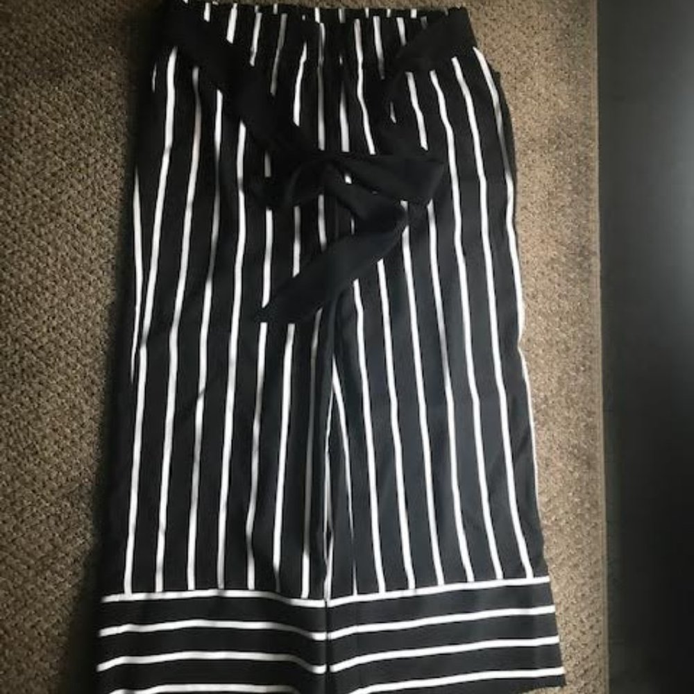 Cropped Black and White striped Pants